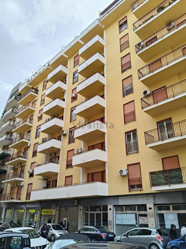 appartamento in vendita a Palermo in zona Montegrappa / Santa Rosalia