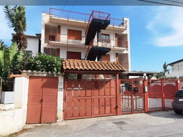 appartamento in vendita a Palermo in zona Partanna