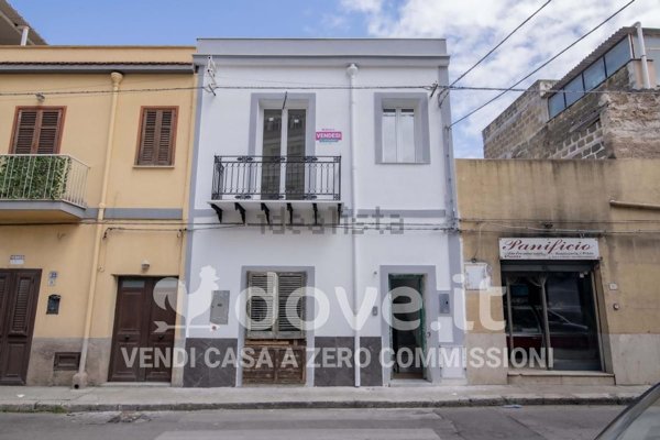 appartamento in vendita a Palermo in zona Partanna