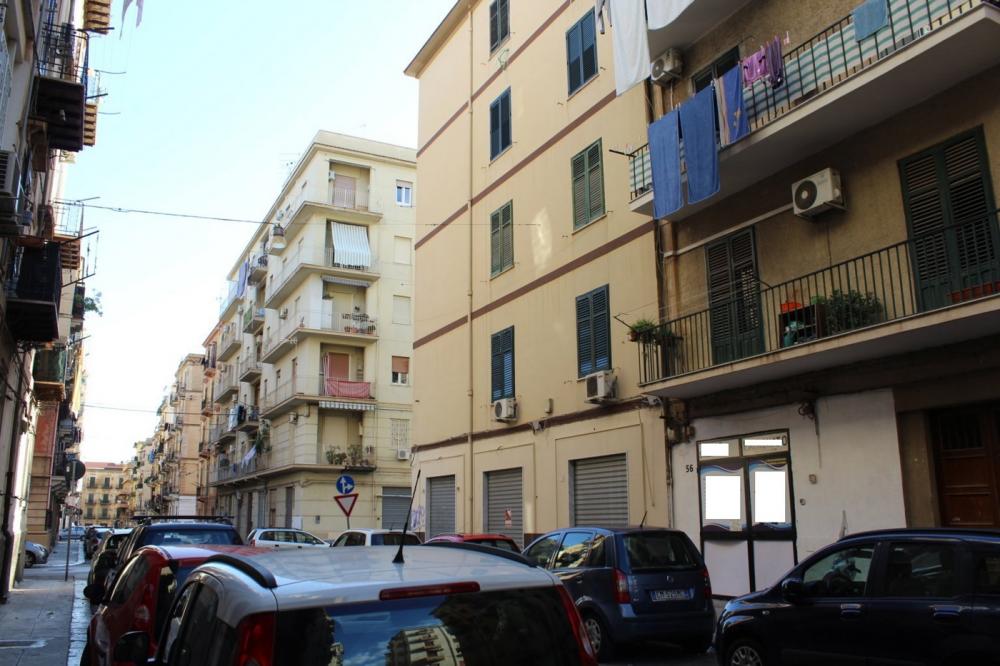 locale di sgombero in vendita a Palermo