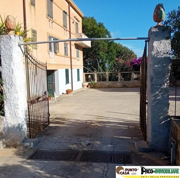 casa indipendente in vendita a Palermo