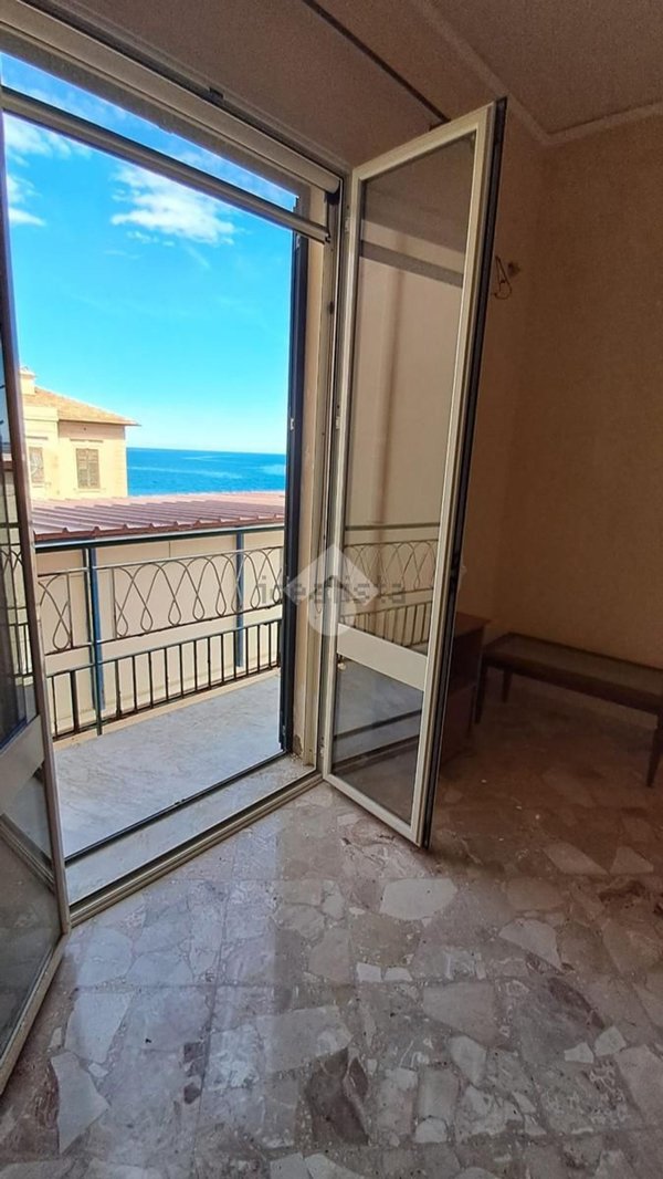 appartamento in vendita a Palermo in zona Arenella/Vergine Maria