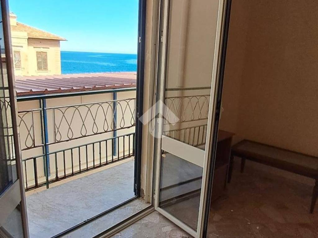 appartamento in vendita a Palermo in zona Arenella/Vergine Maria