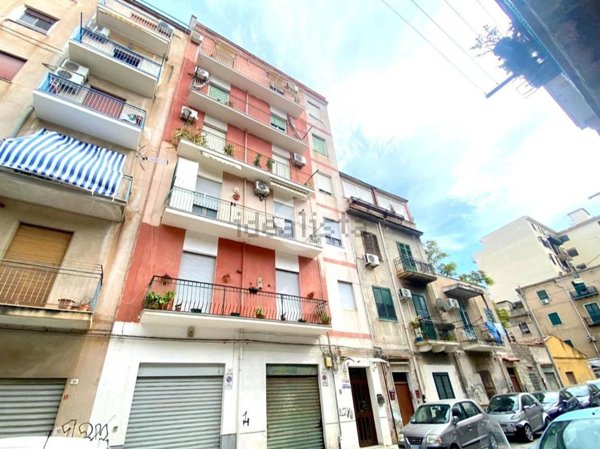 appartamento in vendita a Palermo in zona Malaspina/Palagonia