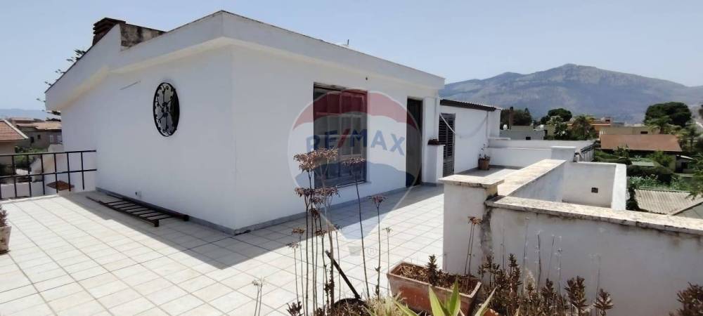 appartamento in vendita a Palermo in zona Mondello