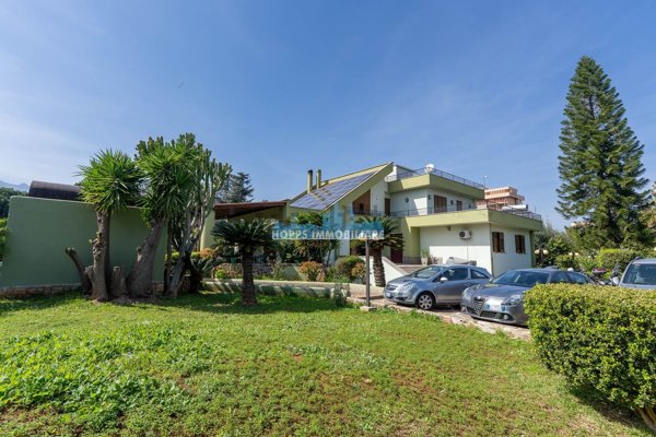 casa indipendente in vendita a Palermo in zona Uditore