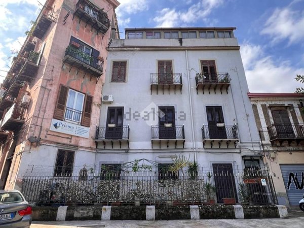 appartamento in vendita a Palermo in zona Zisa