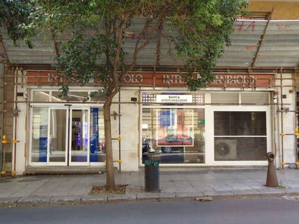 locale commerciale in vendita a Palermo in zona Politeama