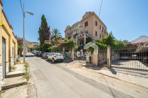 appartamento in vendita a Palermo in zona Baida