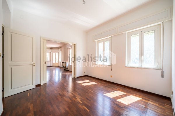 appartamento in vendita a Palermo in zona Politeama