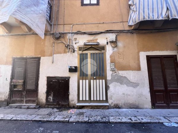 appartamento in vendita a Palermo in zona Zisa