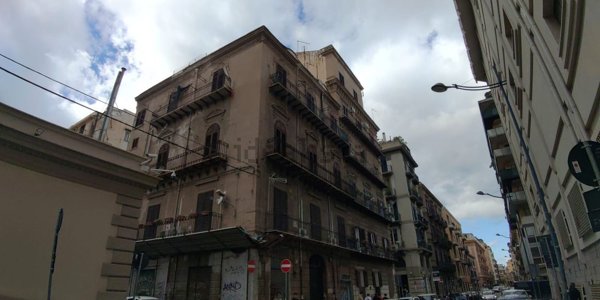 locale di sgombero in vendita a Palermo in zona Politeama