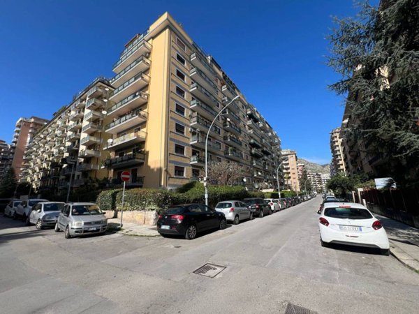 appartamento in vendita a Palermo in zona Libertà