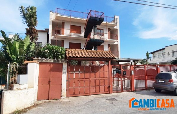 appartamento in vendita a Palermo in zona Partanna