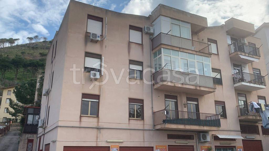 appartamento in vendita a Palermo in zona Villagrazia/Falsomiele