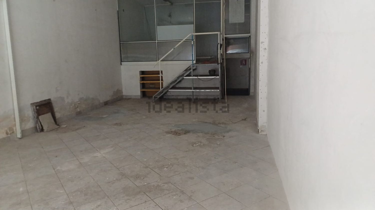 locale di sgombero in vendita a Palermo