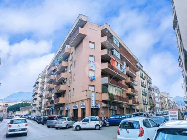 appartamento in vendita a Palermo in zona Montegrappa / Santa Rosalia