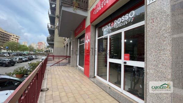 locale commerciale in vendita a Palermo in zona Resuttana