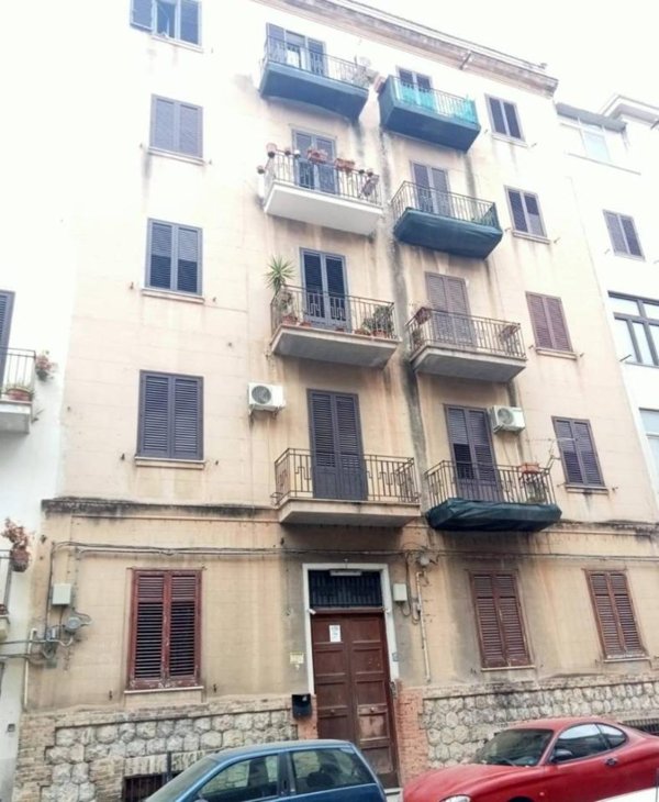 appartamento in vendita a Palermo in zona Zisa