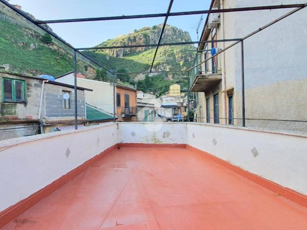 intera palazzina in vendita a Palermo in zona Baida