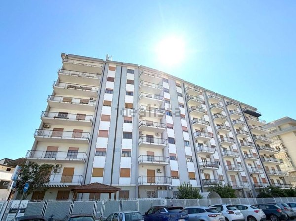 appartamento in vendita a Palermo in zona Malaspina/Palagonia