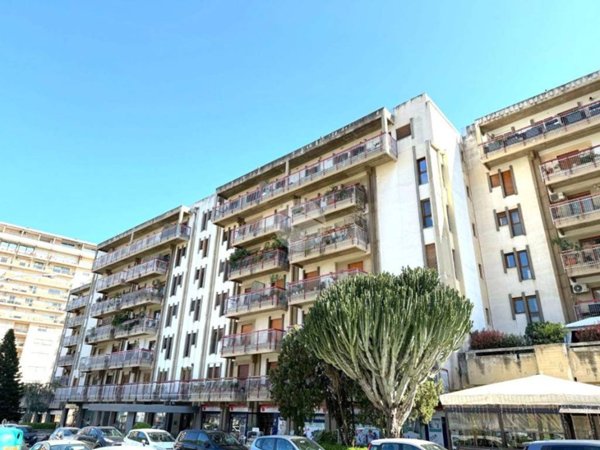 appartamento in vendita a Palermo in zona Malaspina/Palagonia