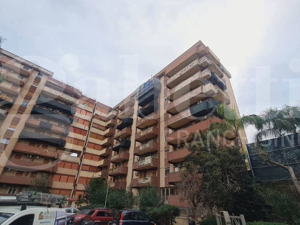 ufficio in vendita a Palermo in zona Villagrazia/Falsomiele