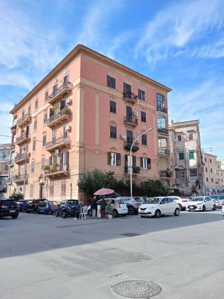 appartamento in vendita a Palermo in zona Zisa