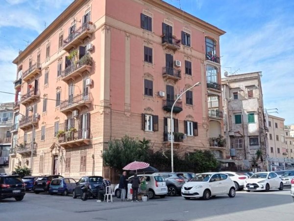appartamento in vendita a Palermo in zona Zisa