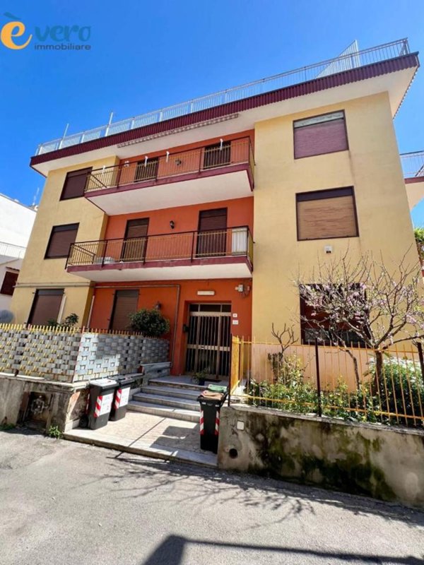 appartamento in vendita a Palermo in zona Partanna