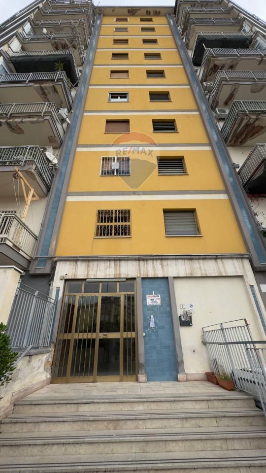 appartamento in vendita a Palermo in zona Malaspina/Palagonia