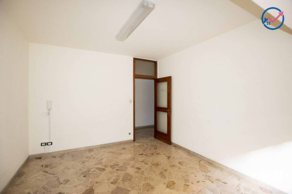 appartamento in vendita a Palermo in zona Malaspina/Palagonia