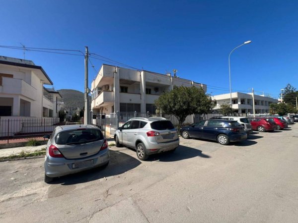 appartamento in vendita a Palermo in zona Partanna