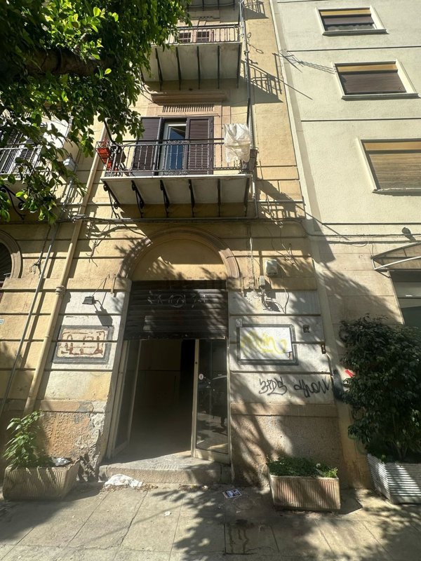 appartamento in vendita a Palermo in zona Politeama