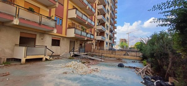 appartamento in vendita a Palermo in zona Malaspina/Palagonia