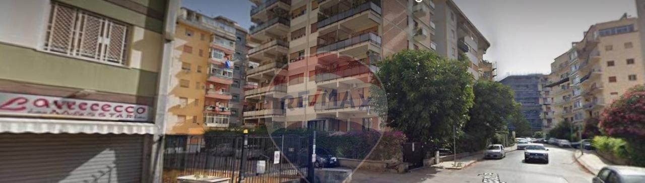 negozio in vendita a Palermo in zona Politeama