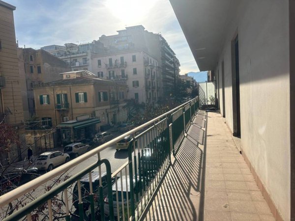 appartamento in vendita a Palermo in zona Politeama