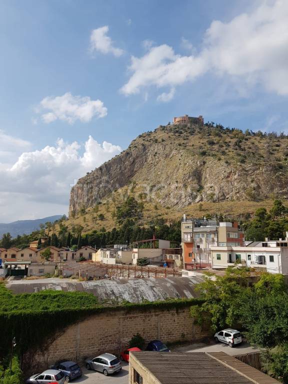 appartamento in vendita a Palermo in zona Montepellegrino