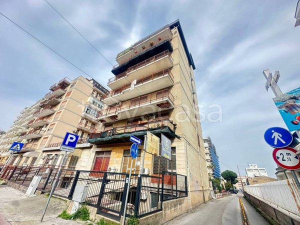 appartamento in vendita a Palermo in zona Malaspina/Palagonia
