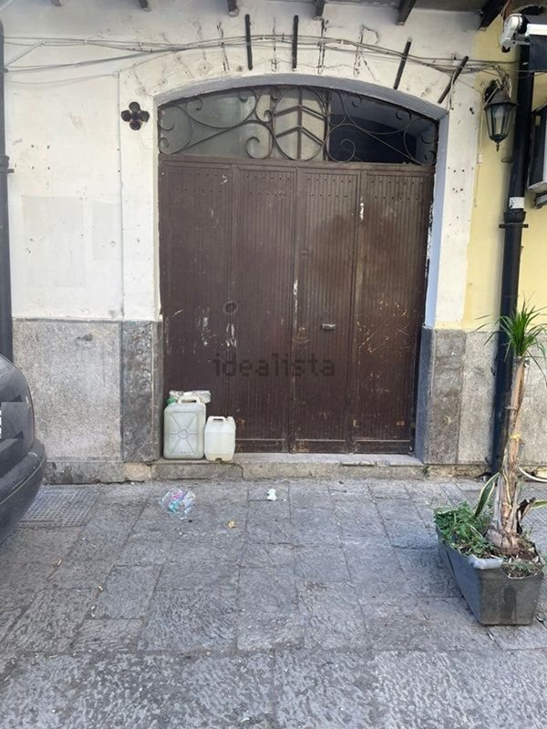 locale commerciale in vendita a Palermo in zona Centro storico