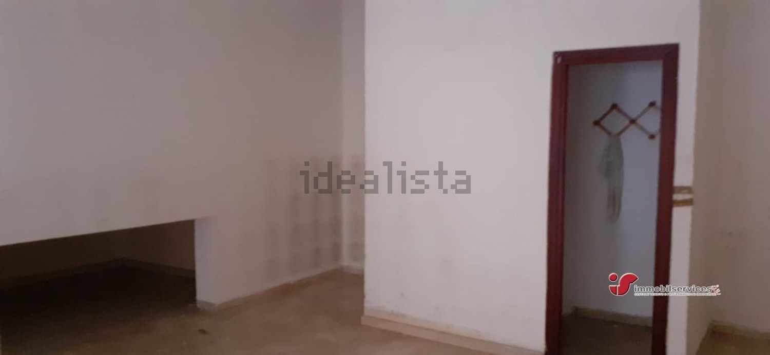 locale commerciale in vendita a Palermo in zona Oreto