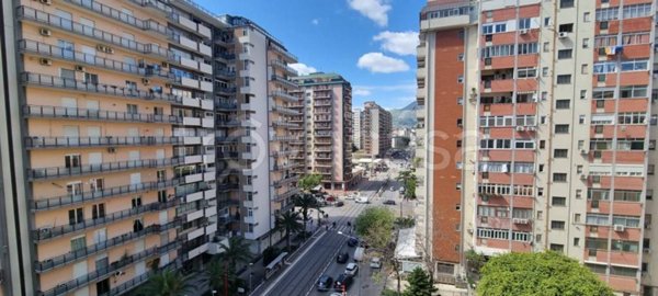 appartamento in vendita a Palermo in zona Malaspina/Palagonia