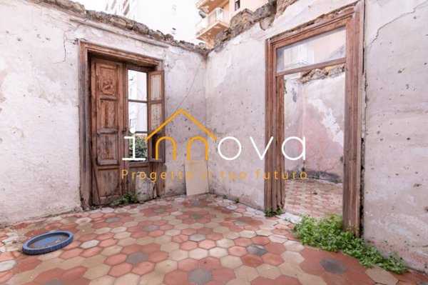 casa indipendente in vendita a Palermo in zona Montepellegrino