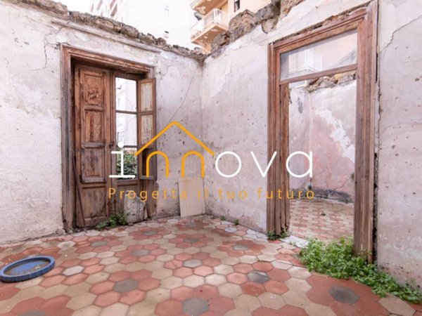 casa indipendente in vendita a Palermo in zona Montepellegrino