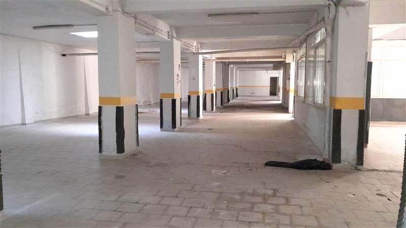 locale commerciale in vendita a Palermo in zona Roccella