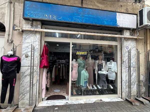 negozio in vendita a Palermo in zona Oreto