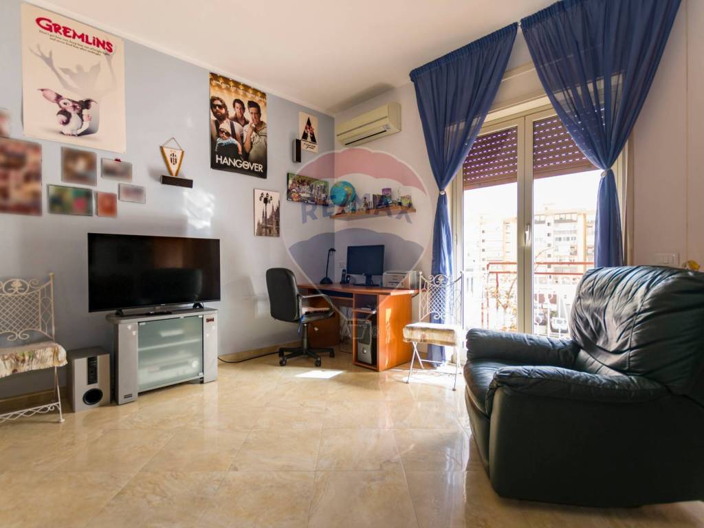 appartamento in vendita a Palermo in zona Malaspina/Palagonia