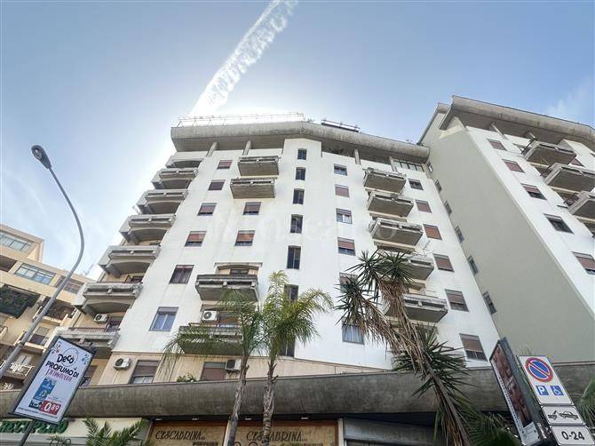 appartamento in vendita a Palermo in zona Malaspina/Palagonia