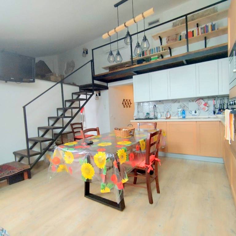 appartamento in vendita a Palermo in zona San Lorenzo