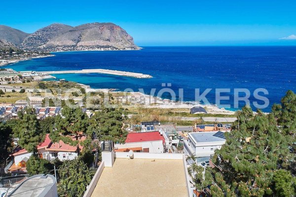 appartamento in vendita a Palermo in zona Addaura